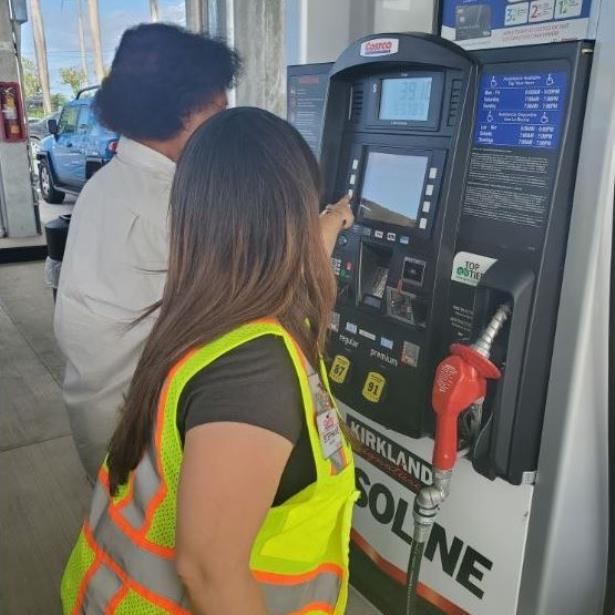 Euforia por los precios de la gasolina en Costco Primera Hora